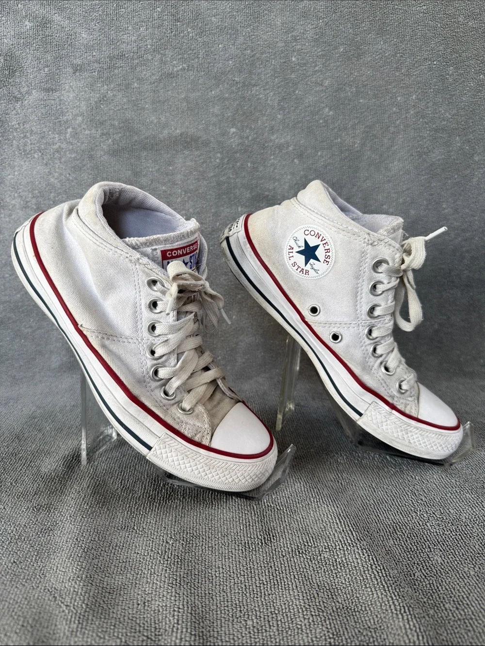 Converse Women’s Size 6 Men’s Size 4 White High-Top Sneakers with Red Trim